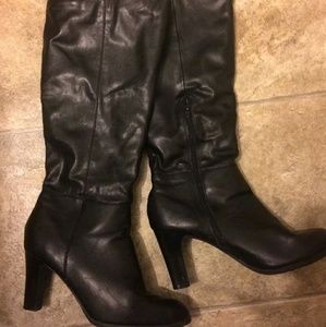 Worthington black boots